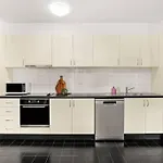 Cosy Inner City Abode - 1 Bed Woolloomooloo